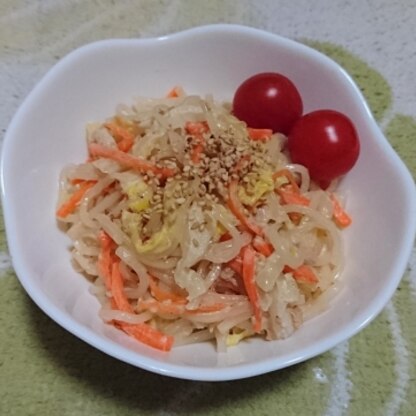 白菜の春雨サラダってありそうでなかったので新鮮でした。ドレッシングも美味しくて、野菜がたっぷり食べられました。